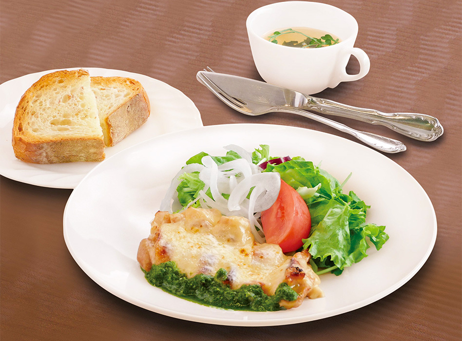 ロカボランチ～塩麹チキンのチーズのせ焼き　ジェノバソース～