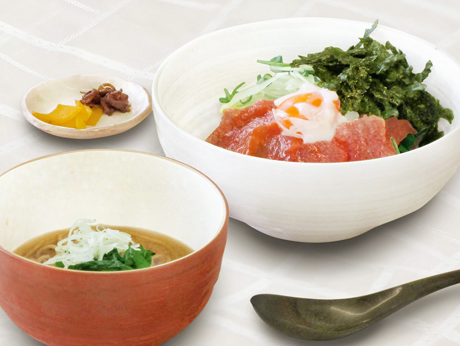 かつおユッケ丼とミニ冷蕎麦